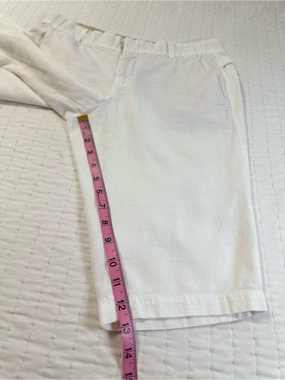 Vince Bermuda Shorts
Women's Size 6 White Cotton/Linen Stretch Flat Front Chino - Picture 5 of 13